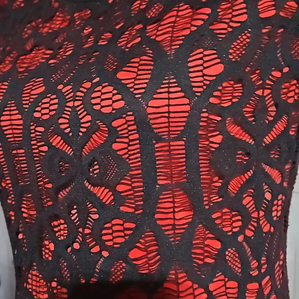 Connected Apparel 🦊 Sleeveless Red Midi Length Dress w Black Lace Overlay sz 8